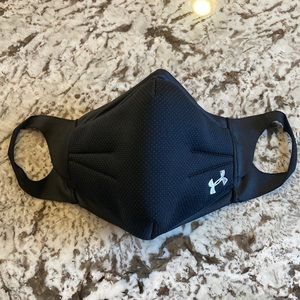 NWOT Under Armour sportsmask